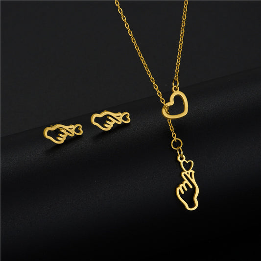 Heart Pendant Necklace Set for Women - Stylish Short Chain