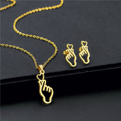 Heart Pendant Necklace Set for Women - Stylish Short Chain