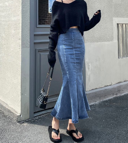 Fashionable Women's High Waist Skirt Design