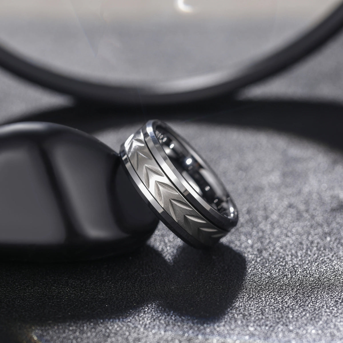 OAHLAN Fashion Jewelry Cool Style 8mm Silver Spinning Design Matte Tungsten Carbide Rings for Men's Wedding Engagement Gift