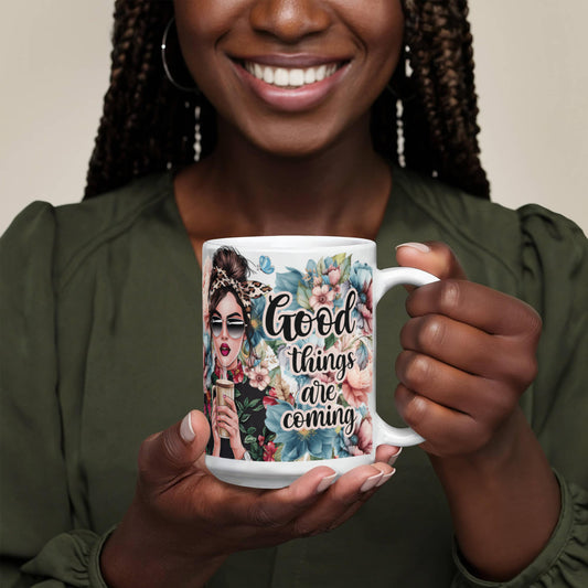 Se acercan cosas buenas – Taza de cerámica